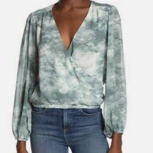 ASTR The Label Green & White Faux Wrap Long Sleeve Blouse Size: LARGE
